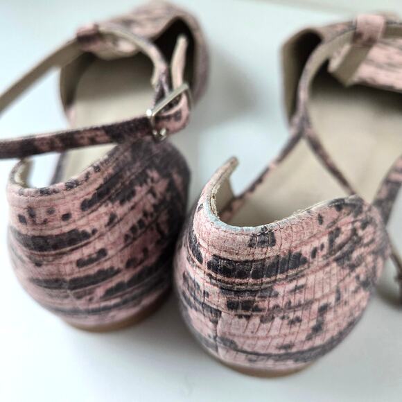 Freda Salvador Tulip Flat Ankle Strap Pointed Toe Flats in Nude Snake Size 7 - Picture 10 of 13